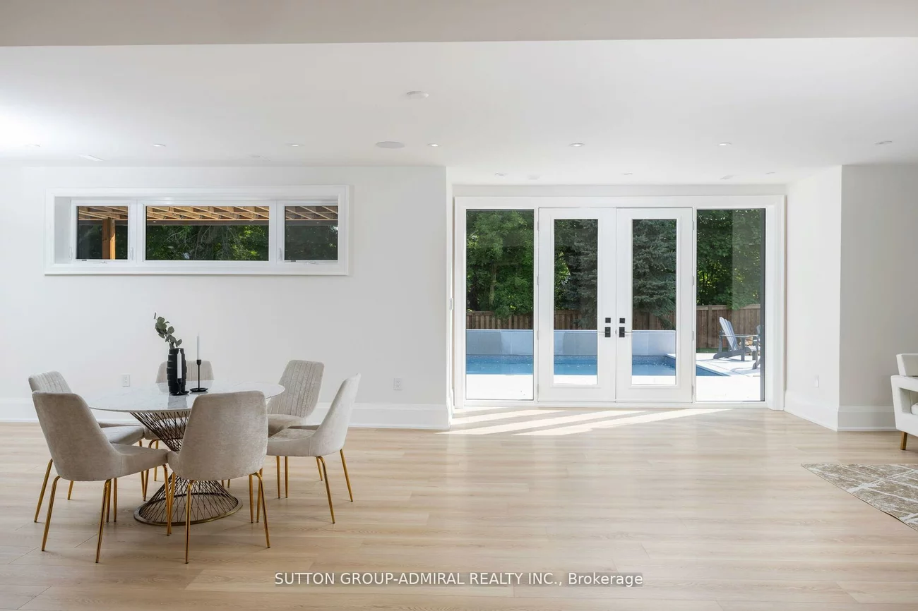 70, Elizabeth, Nobleton, King