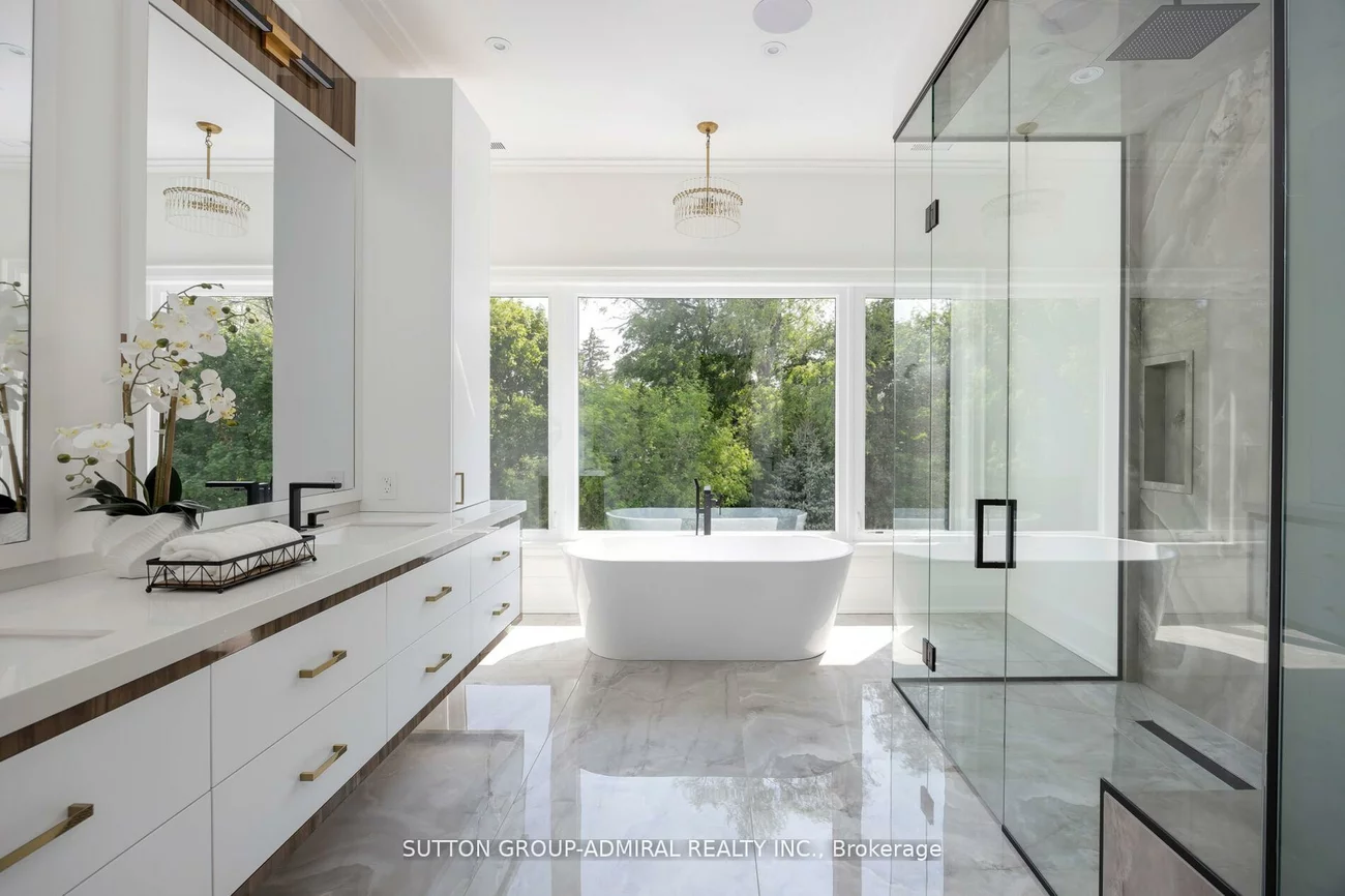 70, Elizabeth, Nobleton, King