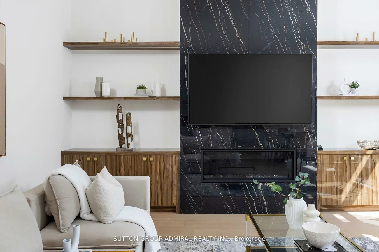 70, Elizabeth, Nobleton, King