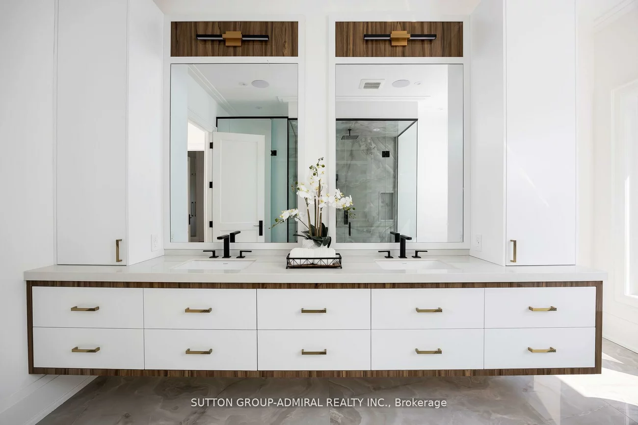 70, Elizabeth, Nobleton, King