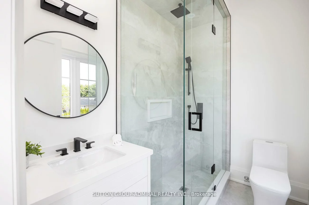 70, Elizabeth, Nobleton, King