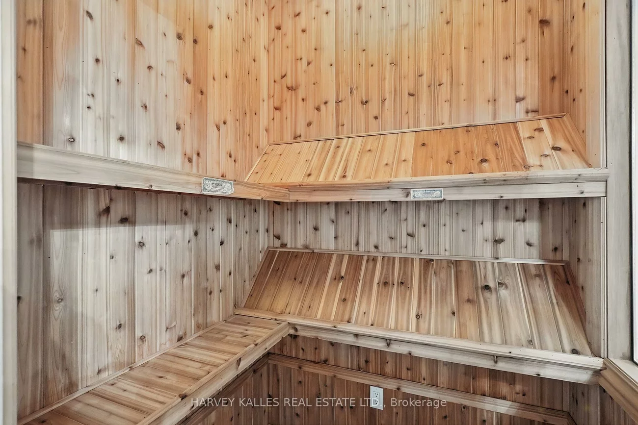 443, Dearbourne, King City, King