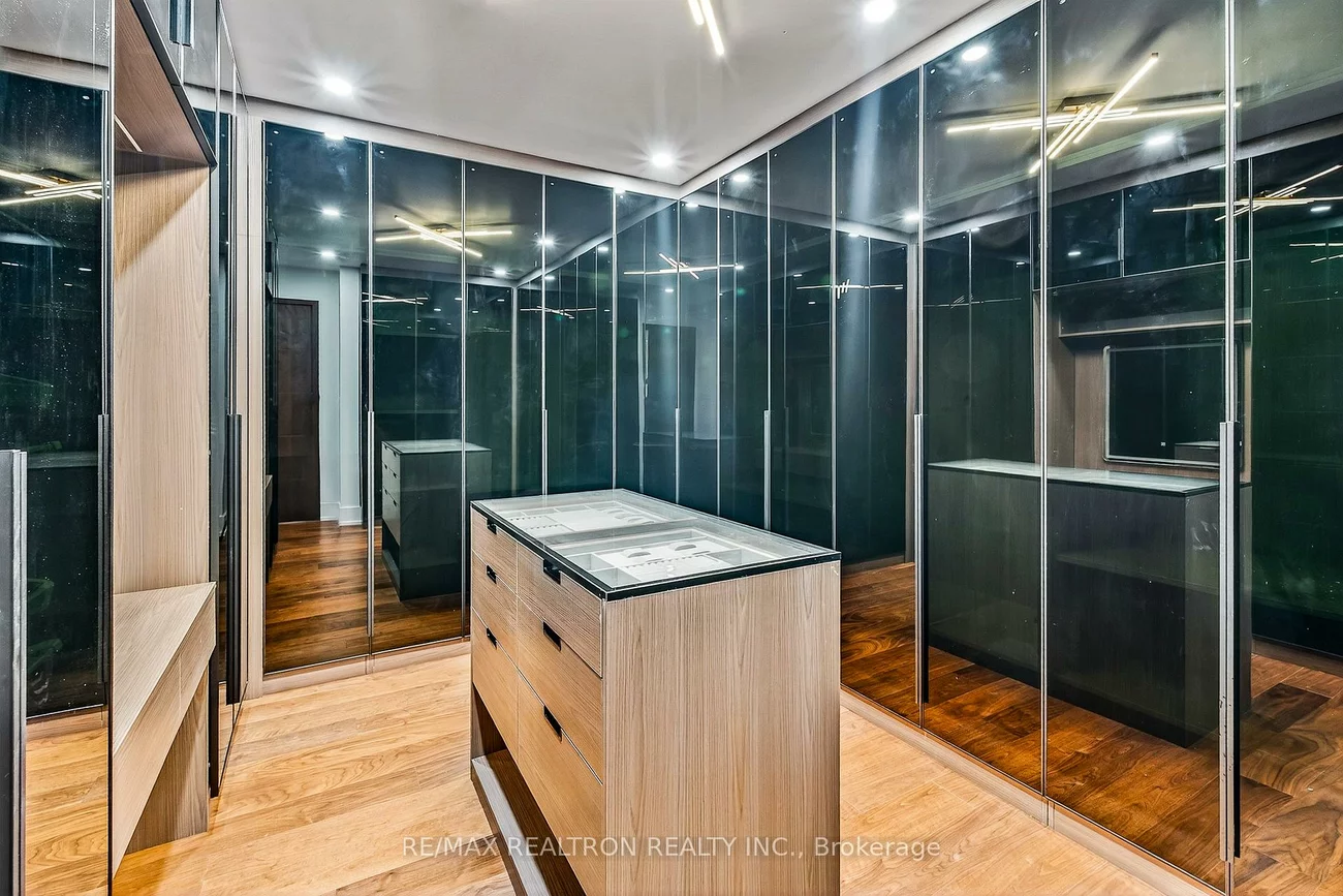 30, Banner, King City, King