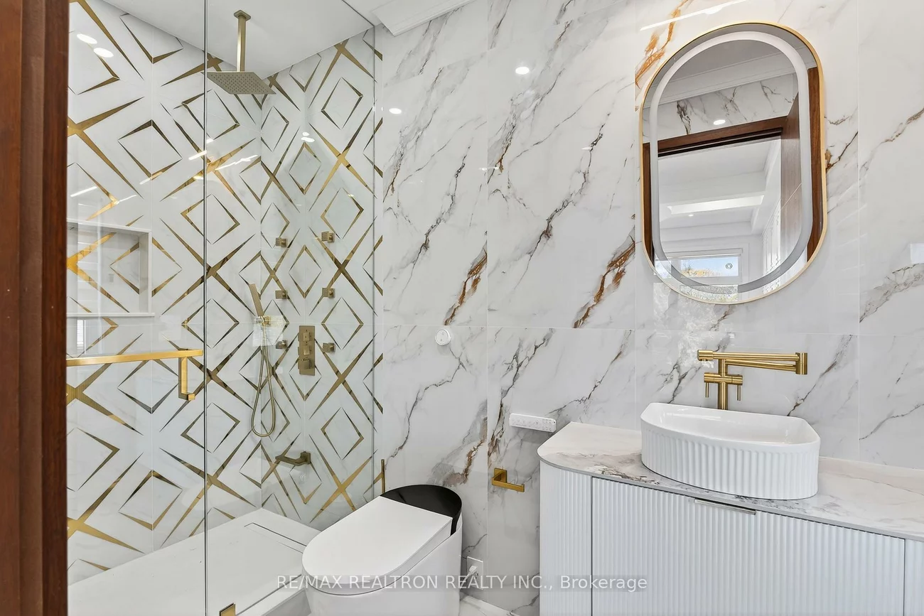 30, Banner, King City, King