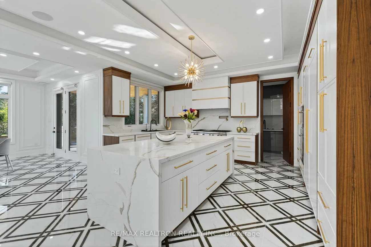 30, Banner, King City, King