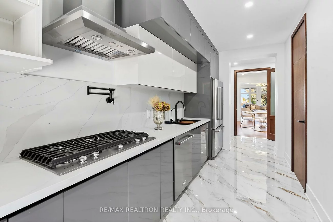 30, Banner, King City, King