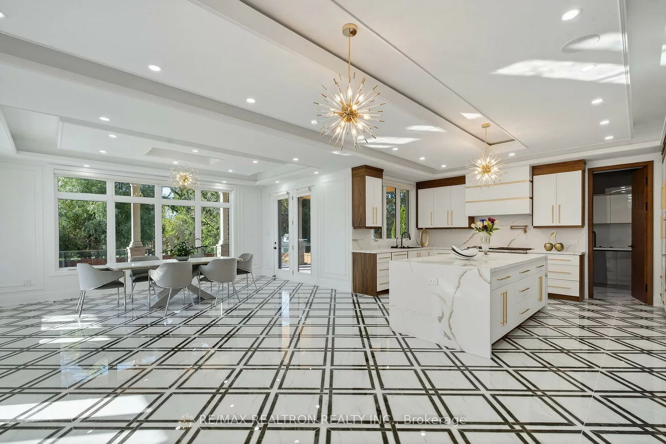 30, Banner, King City, King