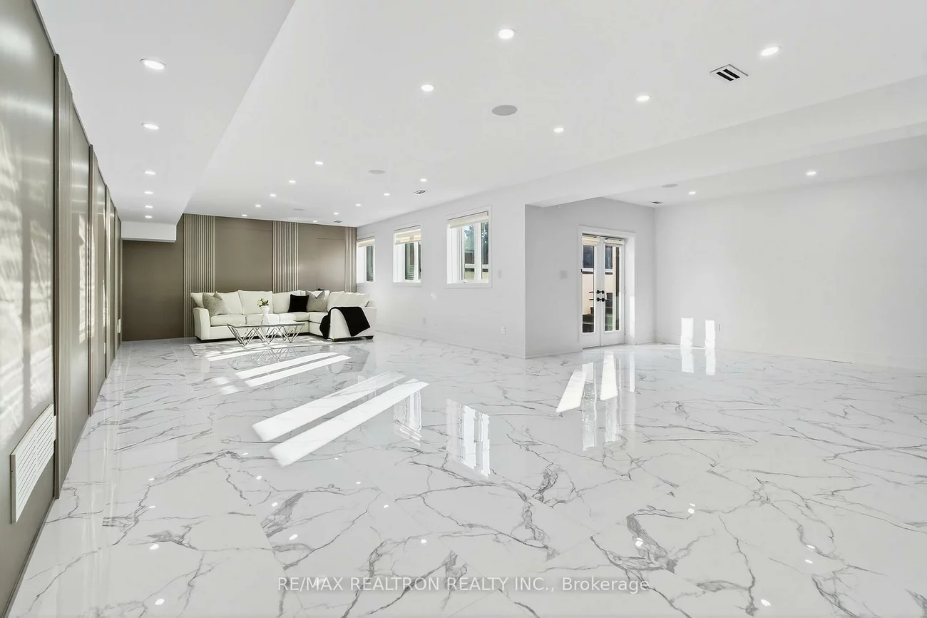 30, Banner, King City, King