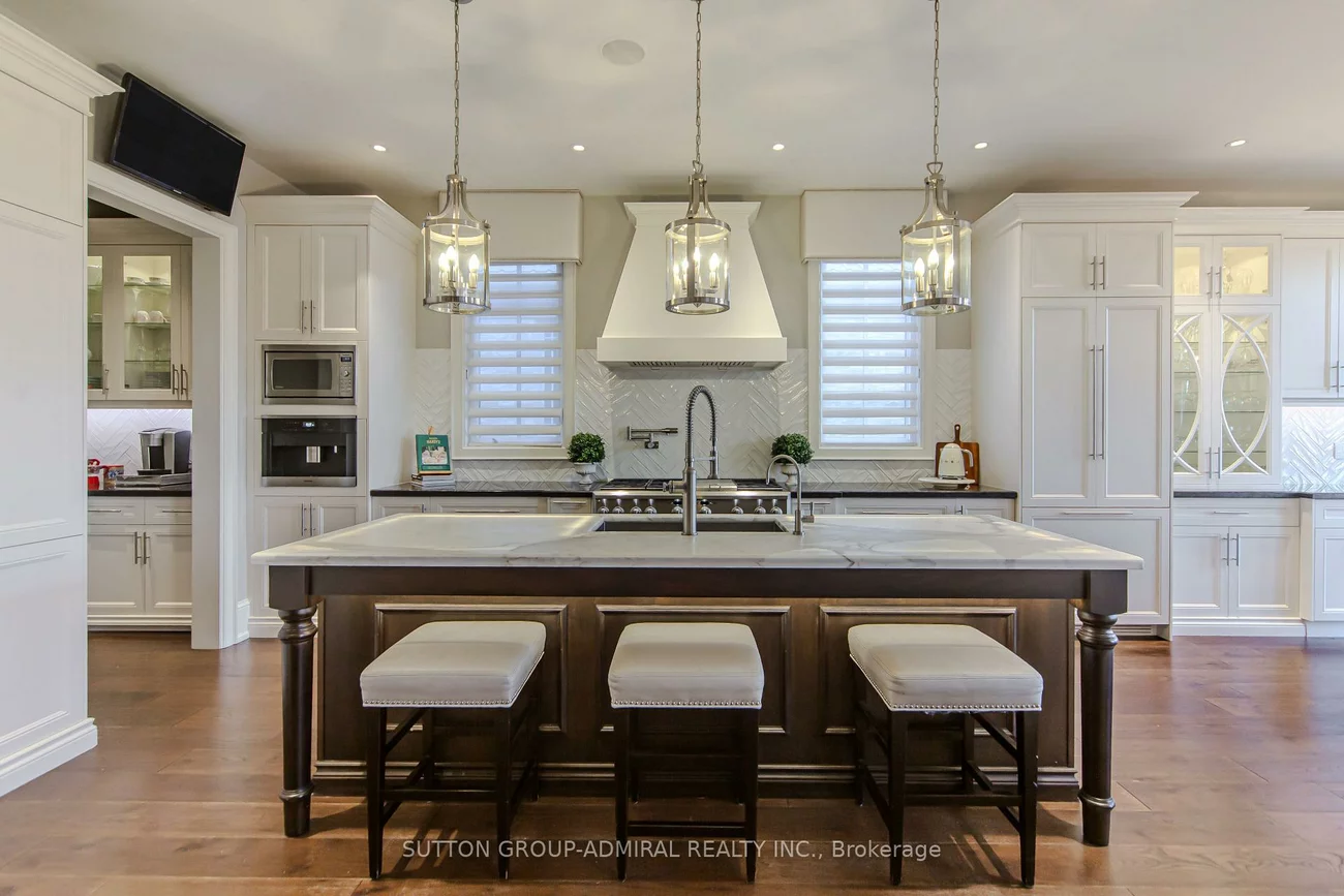 16, Bluff, Nobleton, King