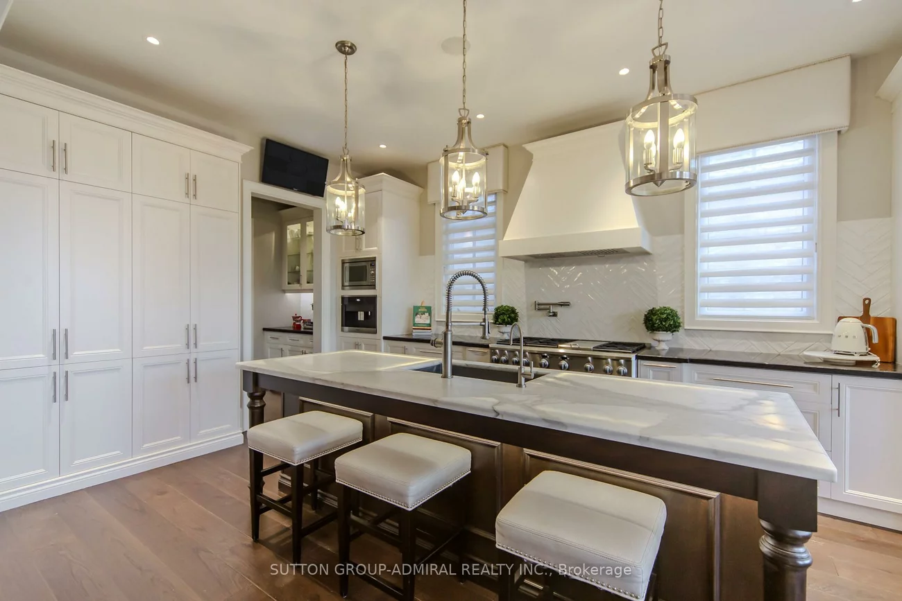 16, Bluff, Nobleton, King