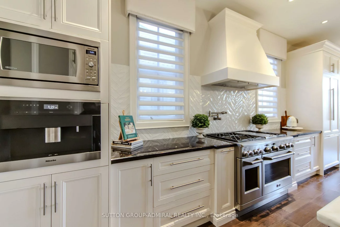 16, Bluff, Nobleton, King