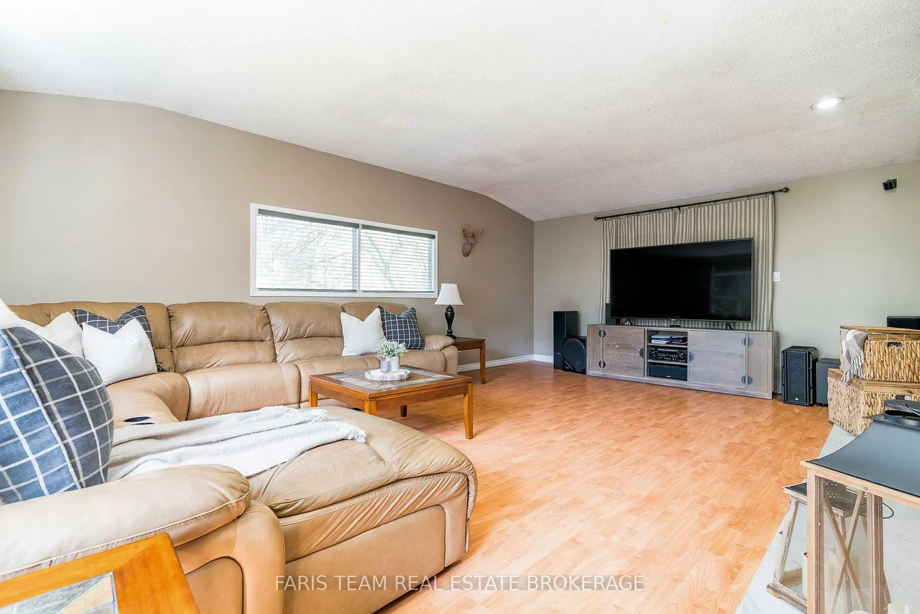 175, South Summit Farm, King City, King