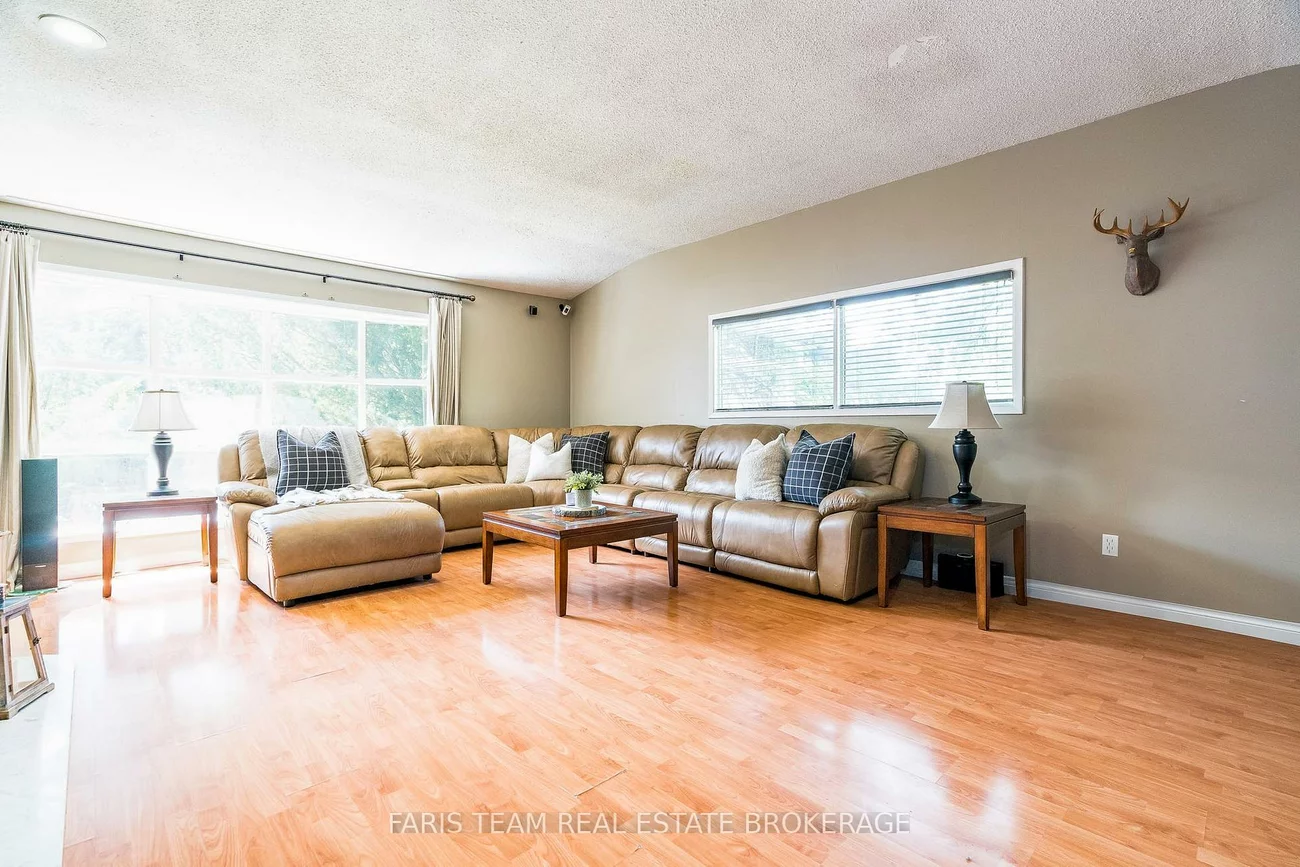 175, South Summit Farm, King City, King