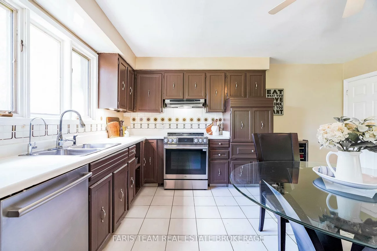 175, South Summit Farm, King City, King