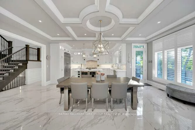 82, Elizabeth, King City, King