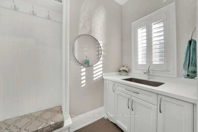 82, Elizabeth, King City, King