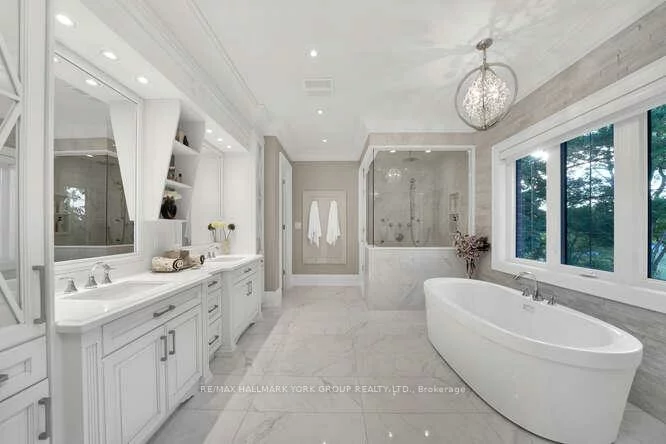 82, Elizabeth, King City, King