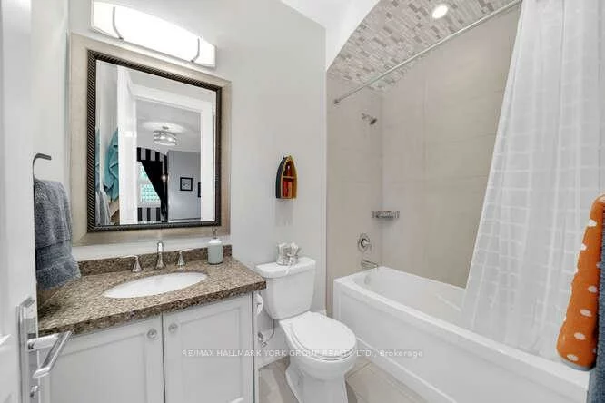 82, Elizabeth, King City, King