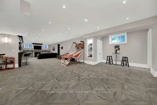 82, Elizabeth, King City, King