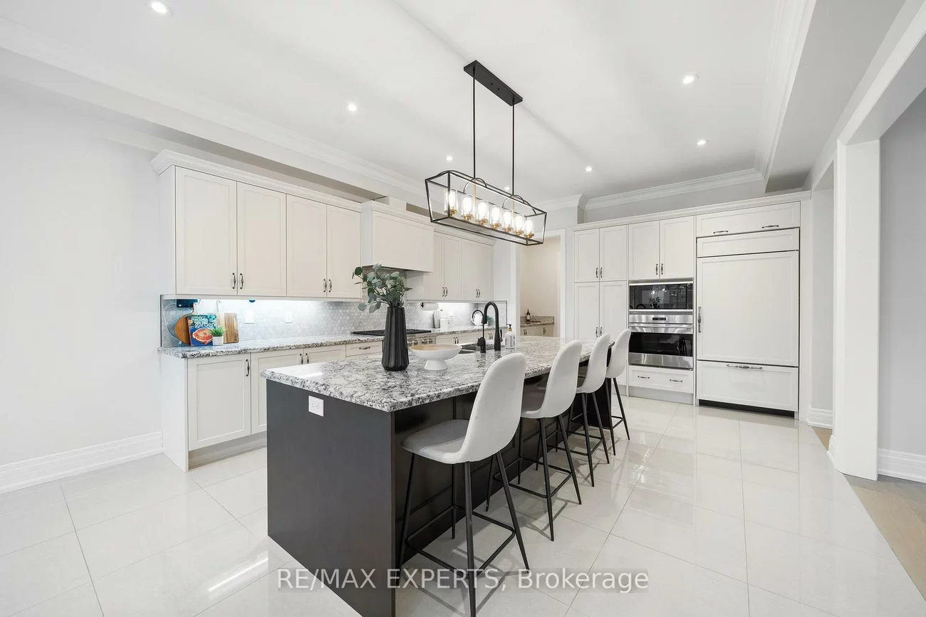 16, Raymond Love, King City, King