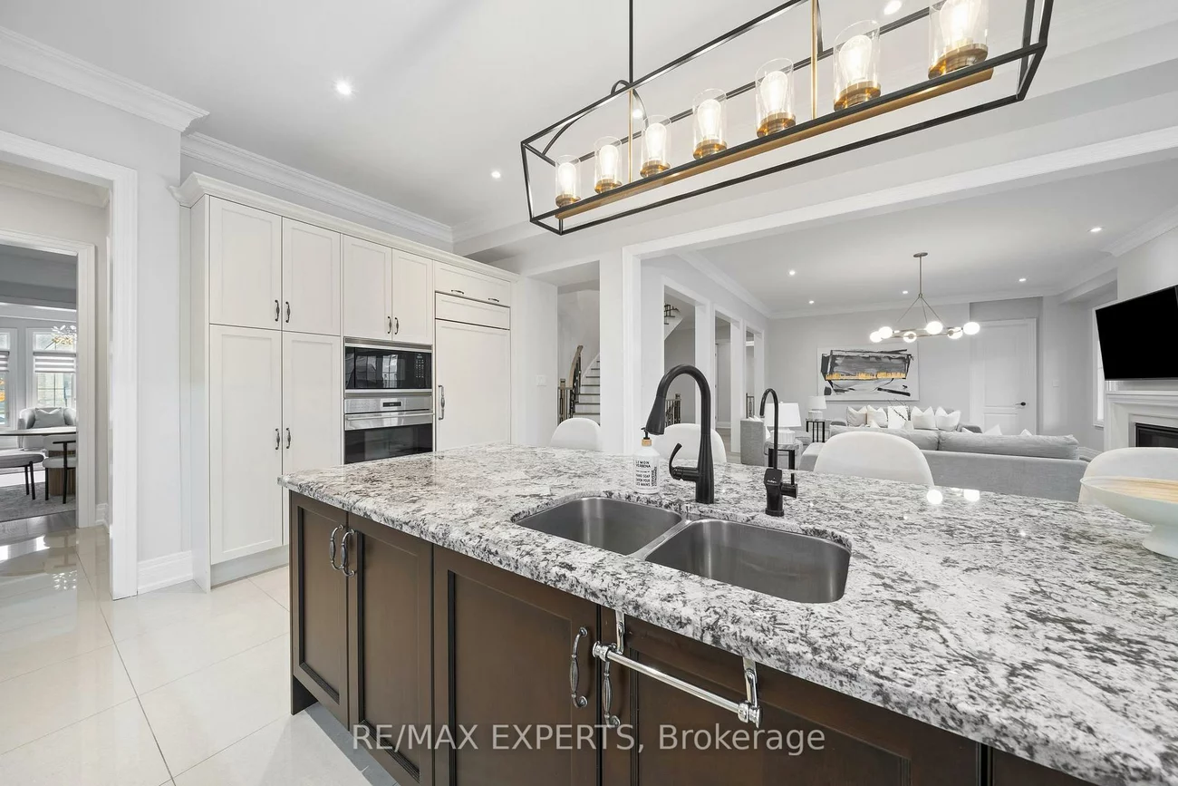 16, Raymond Love, King City, King