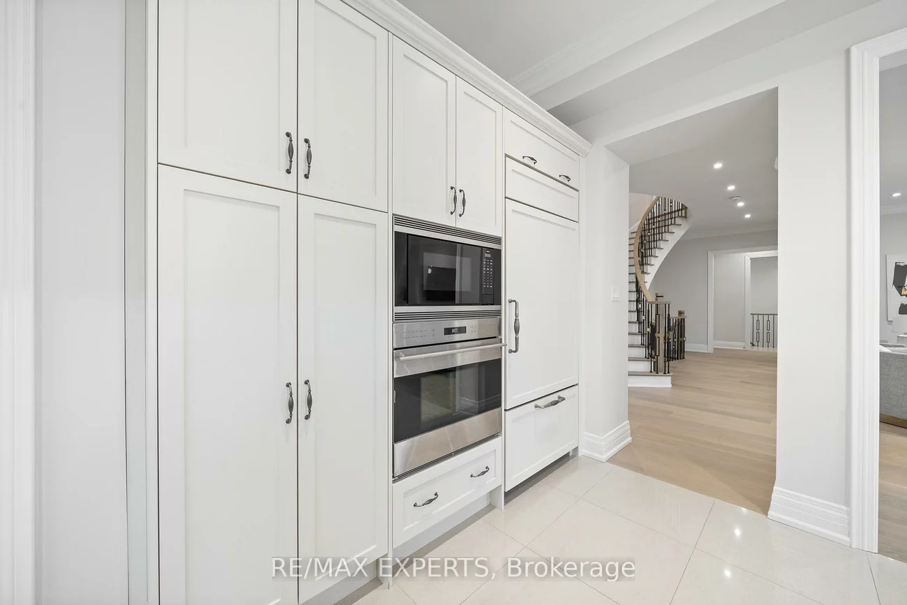 16, Raymond Love, King City, King