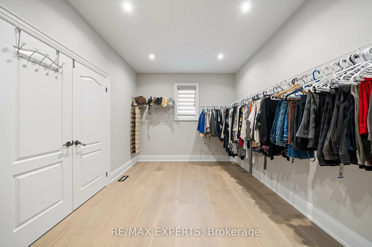 16, Raymond Love, King City, King