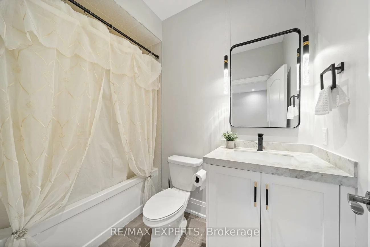 16, Raymond Love, King City, King