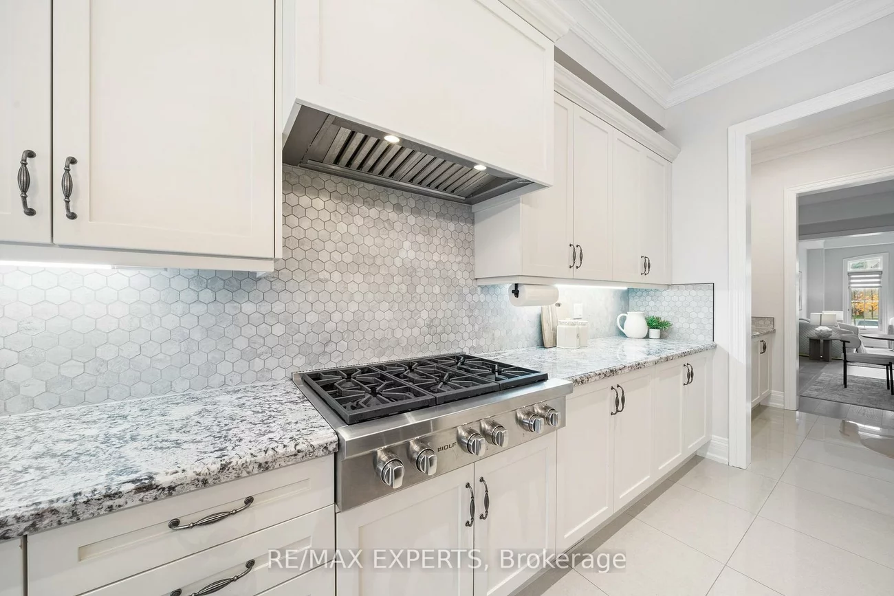 16, Raymond Love, King City, King