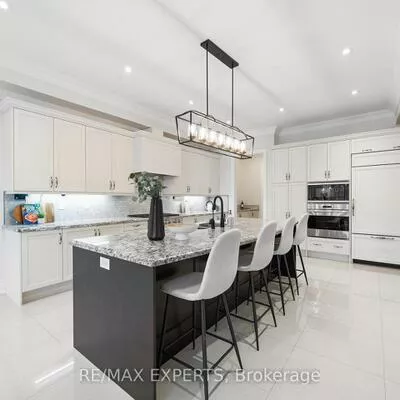 16, Raymond Love, King City, King