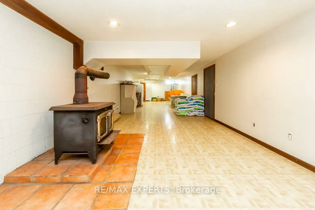 7440, 17th, Schomberg, King