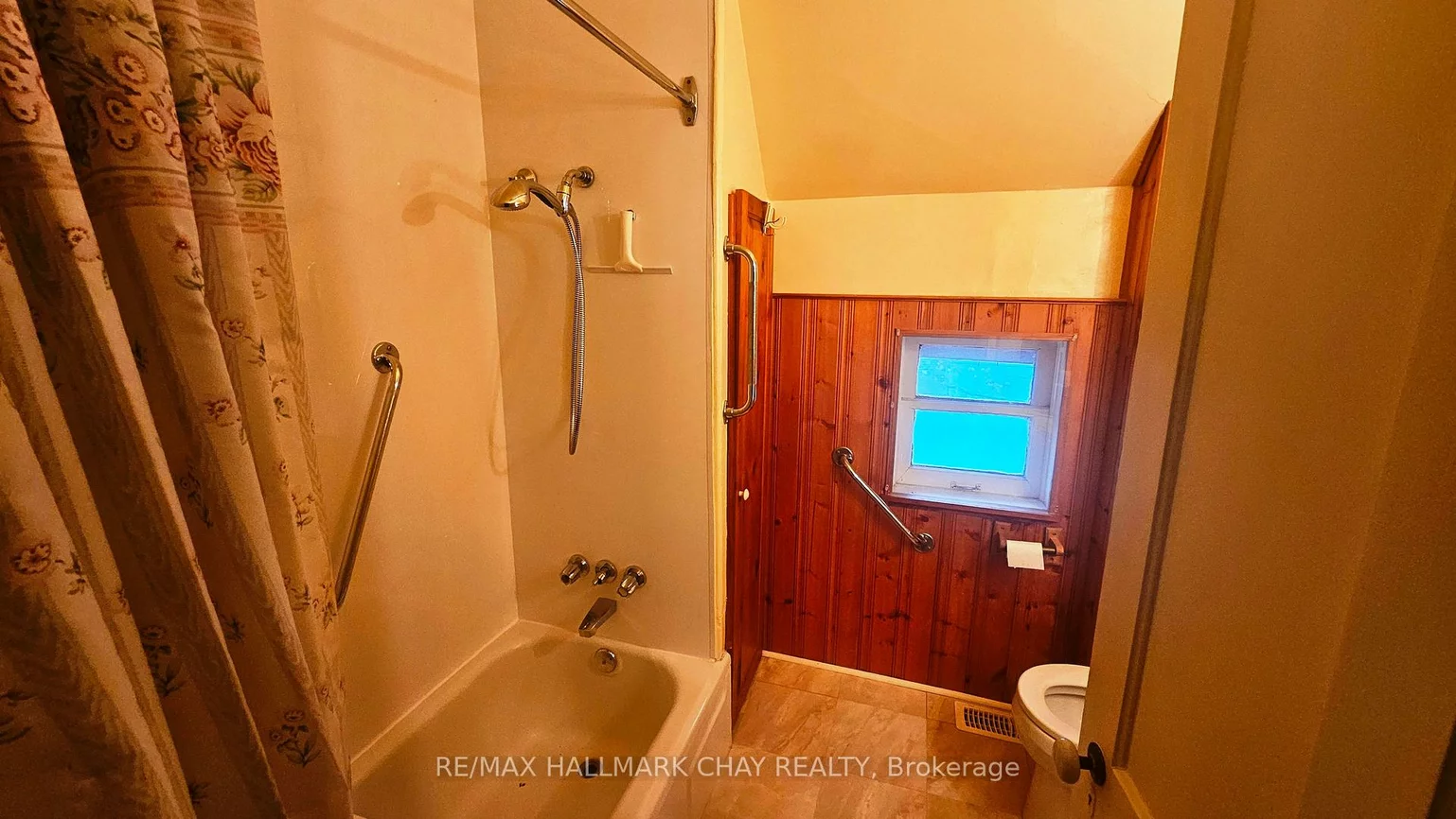 2207, King, King City, King