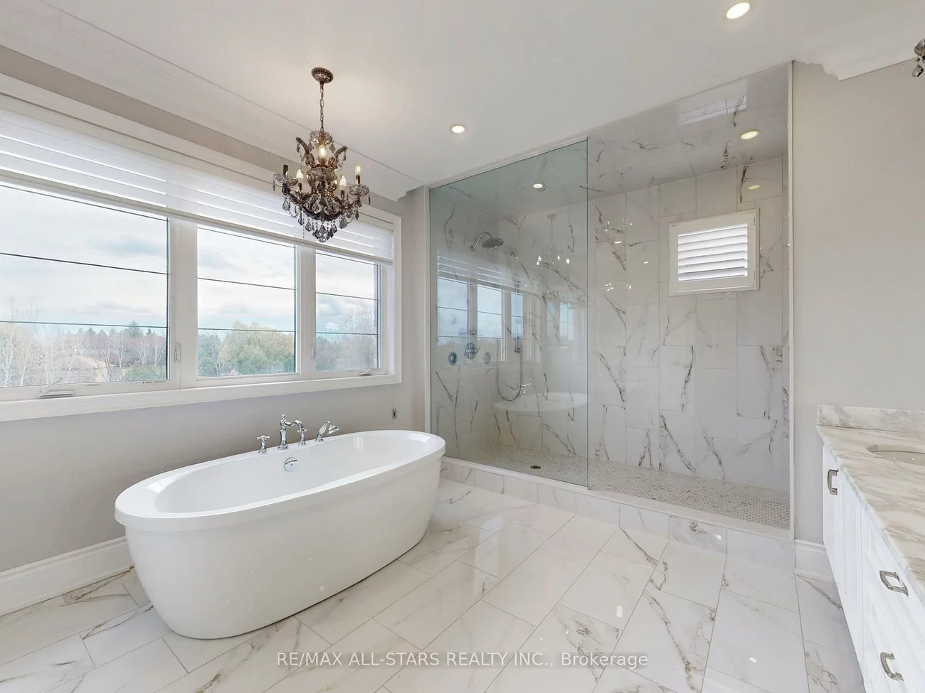 48, Cairns, King City, King