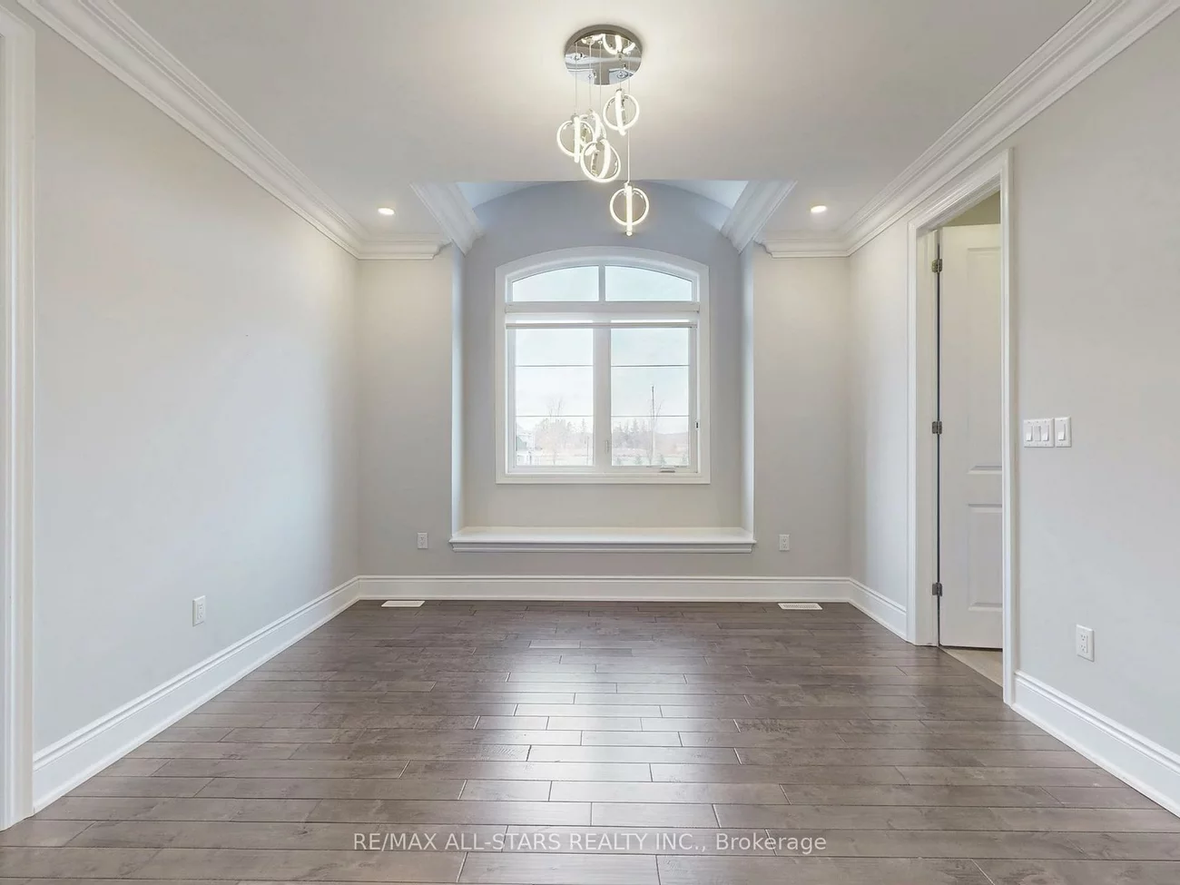 48, Cairns, King City, King