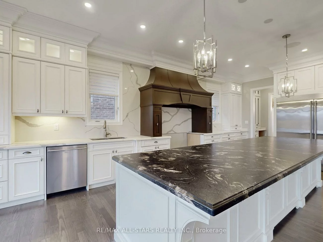 48, Cairns, King City, King