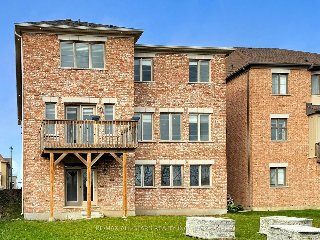 48, Cairns, King City, King