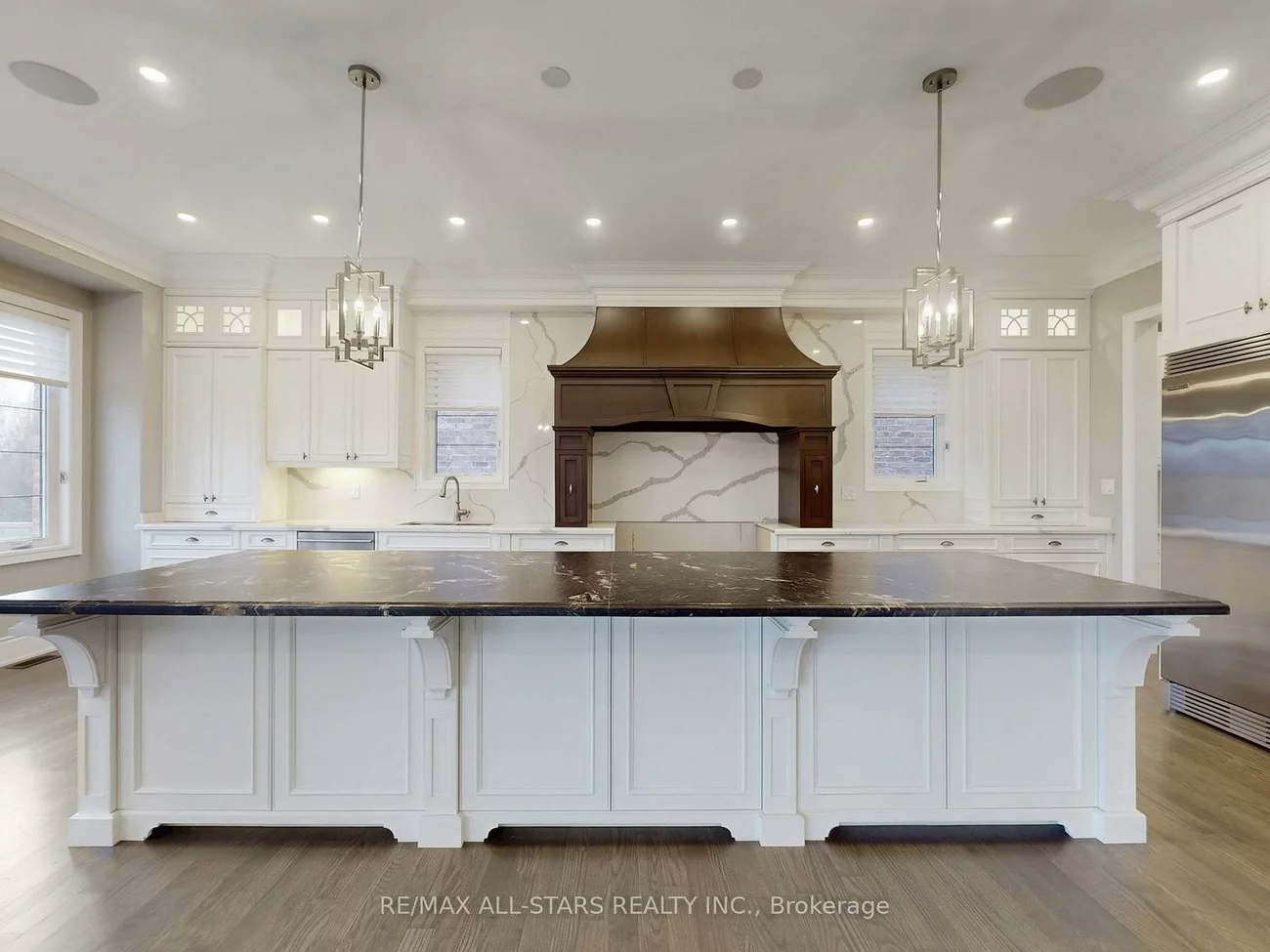 48, Cairns, King City, King