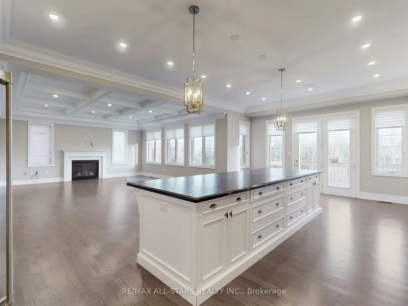 48, Cairns, King City, King