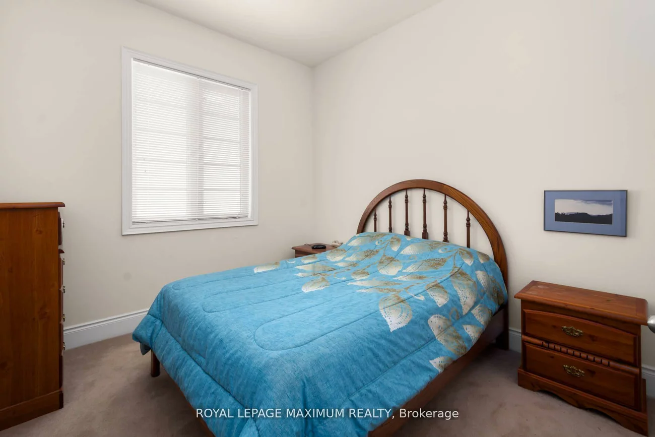 4, Blue Beech, Nobleton, King