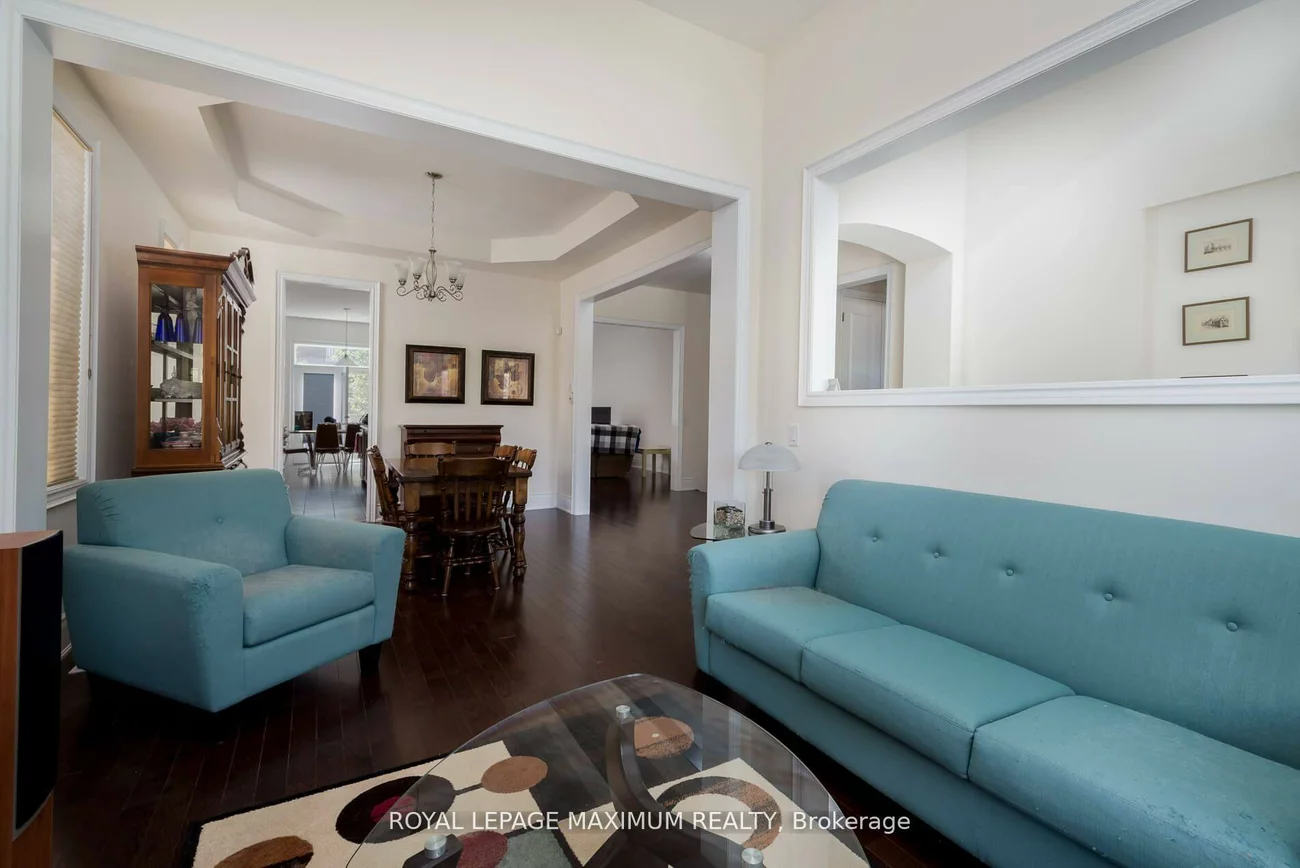 4, Blue Beech, Nobleton, King