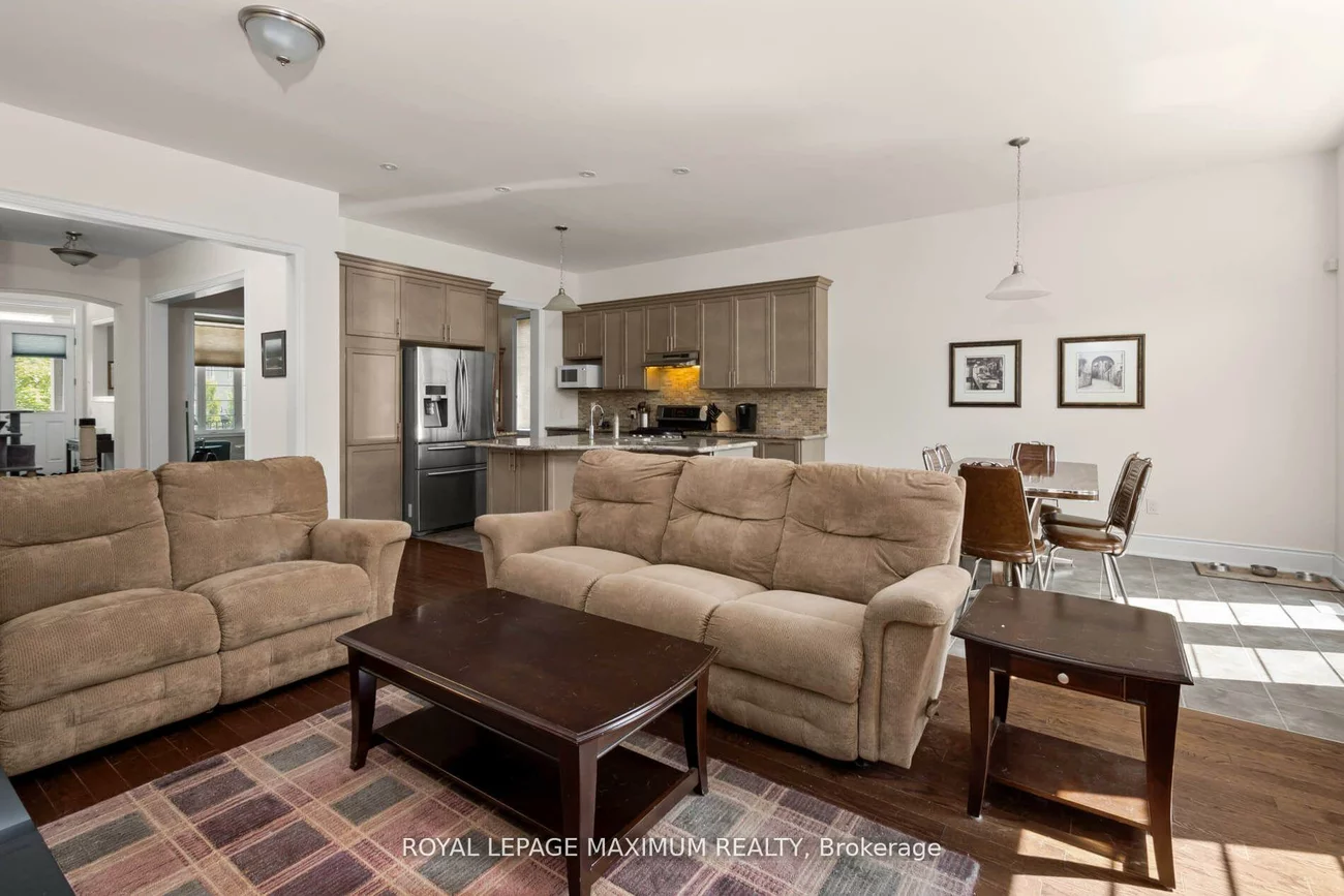 4, Blue Beech, Nobleton, King