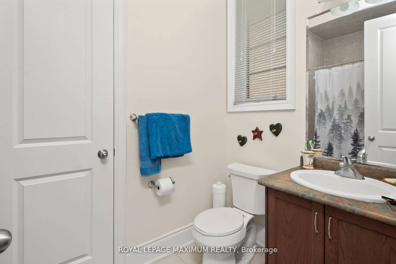 4, Blue Beech, Nobleton, King