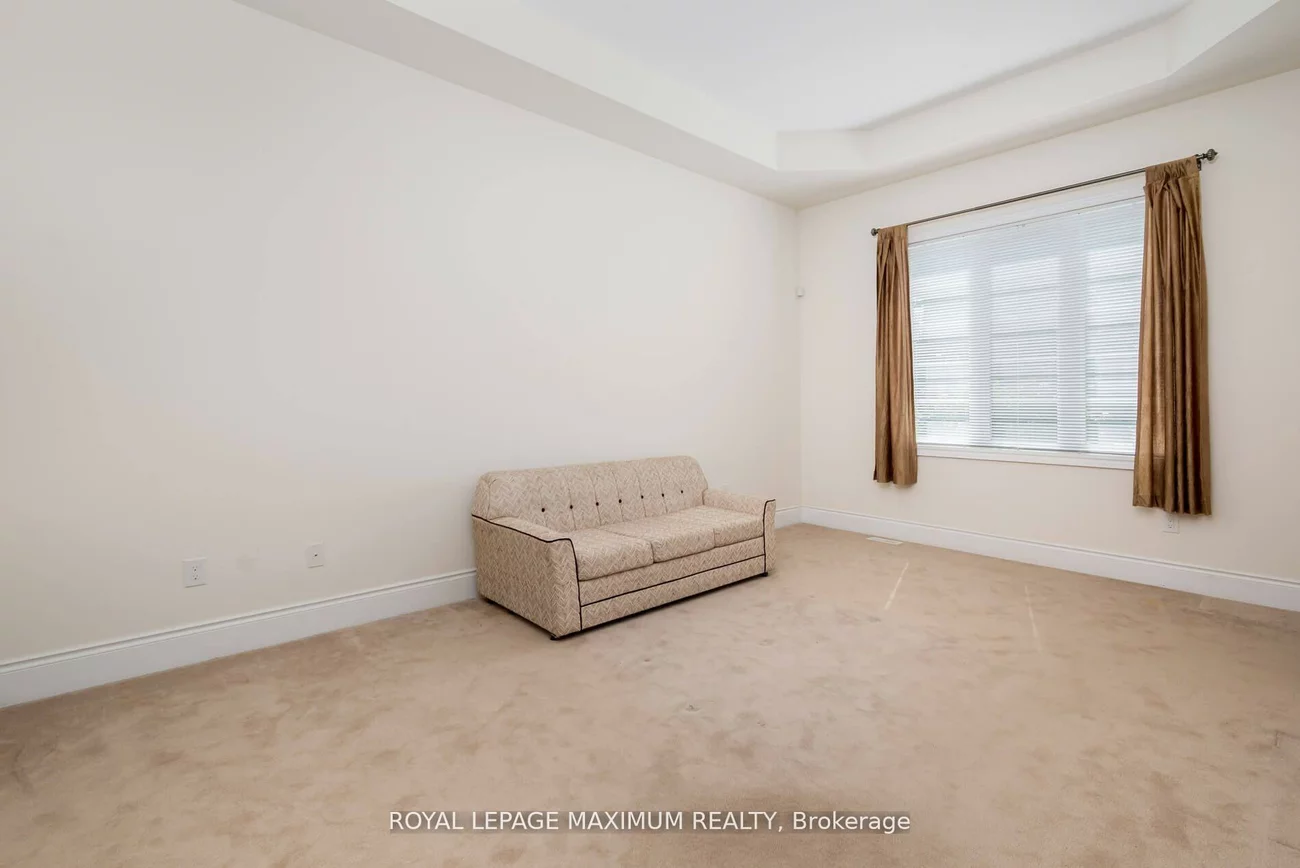 4, Blue Beech, Nobleton, King