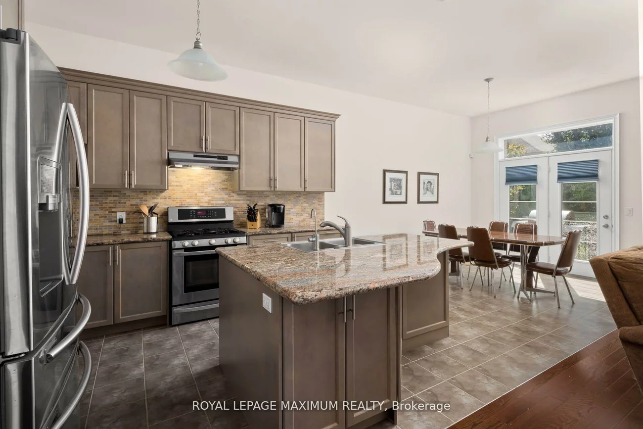 4, Blue Beech, Nobleton, King