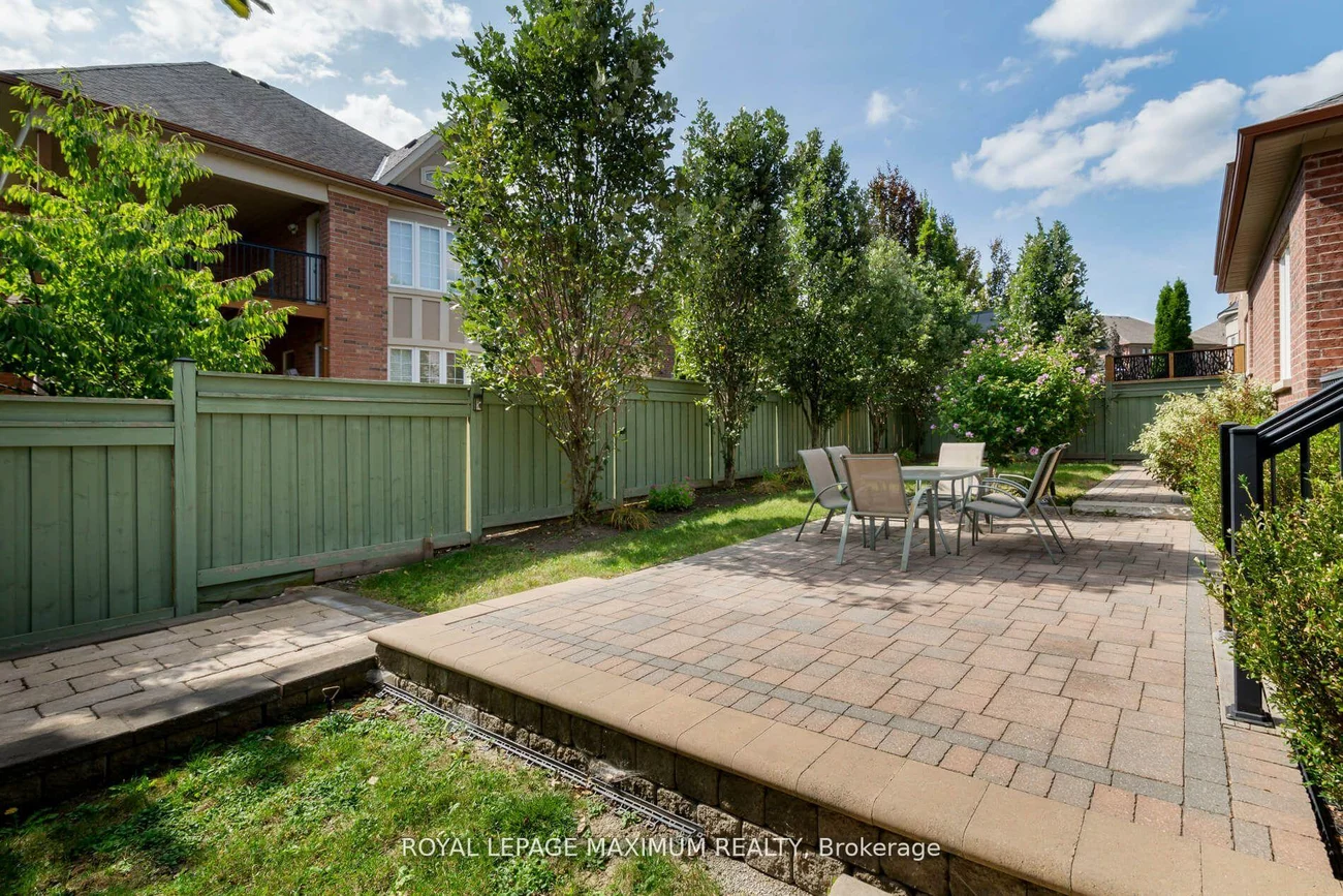 4, Blue Beech, Nobleton, King