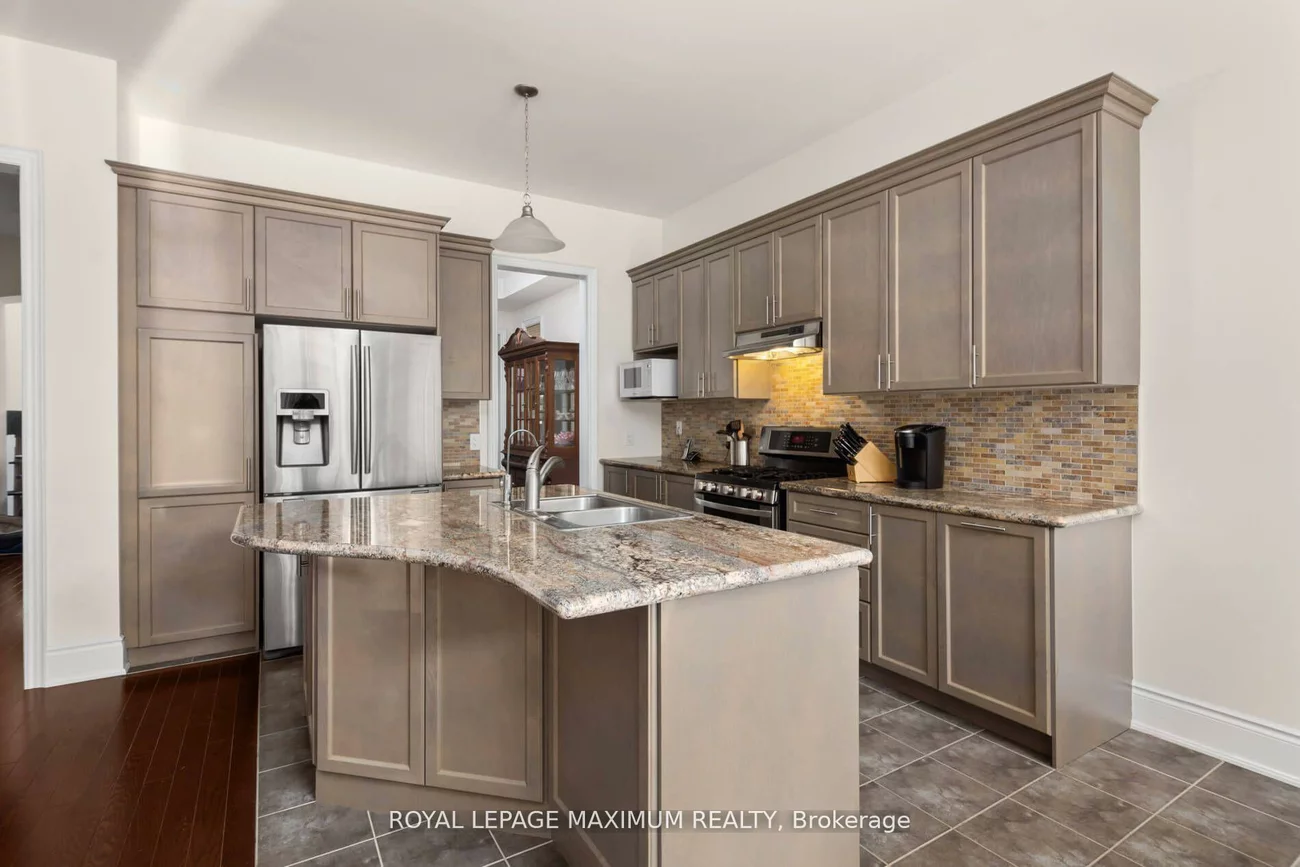 4, Blue Beech, Nobleton, King