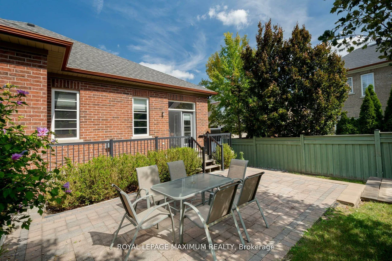 4, Blue Beech, Nobleton, King