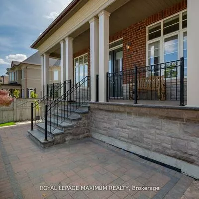 4, Blue Beech, Nobleton, King