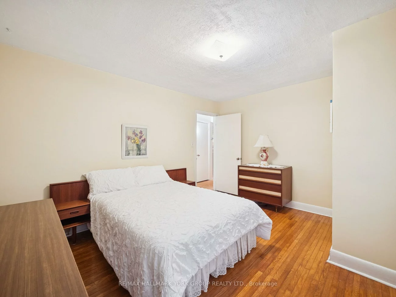 60, Charles, King City, King