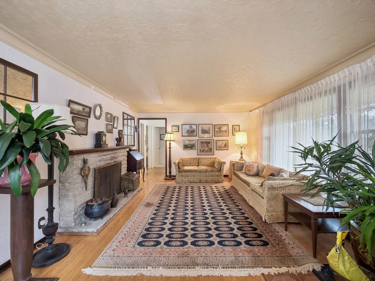 60, Charles, King City, King